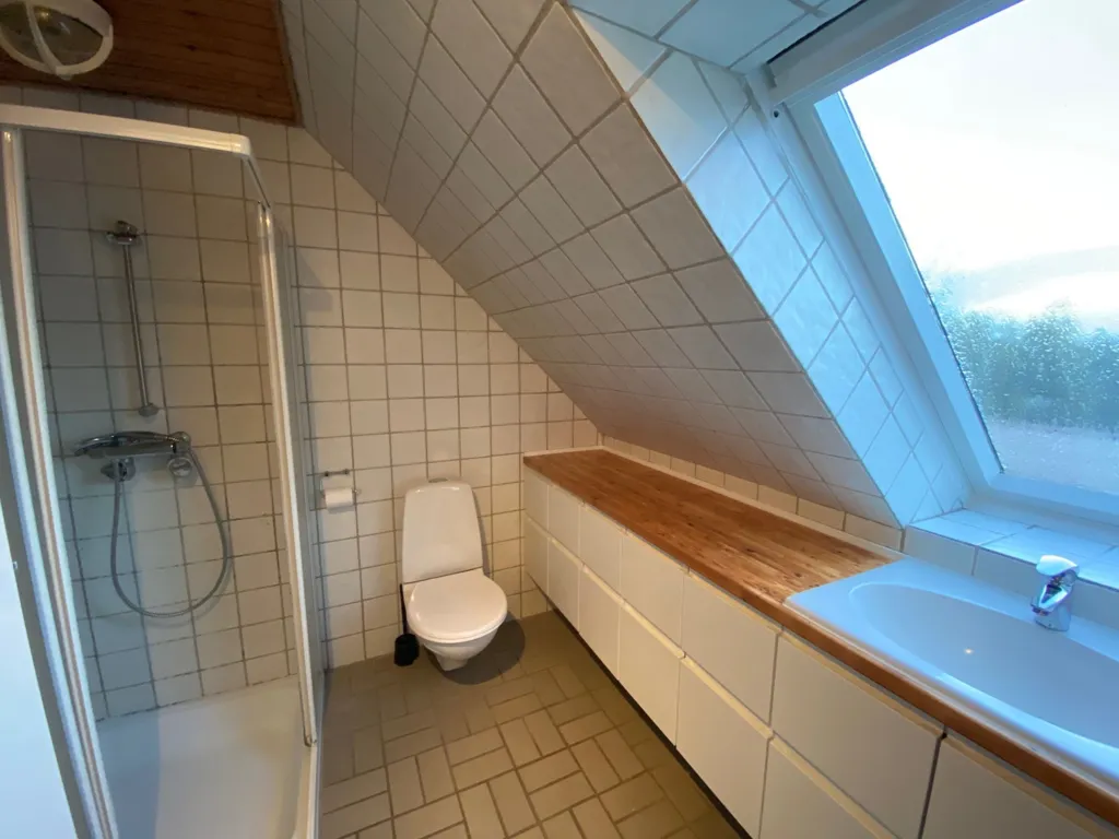Salles de bain - 3-Room Apartment with Balcony in Christiansfeld