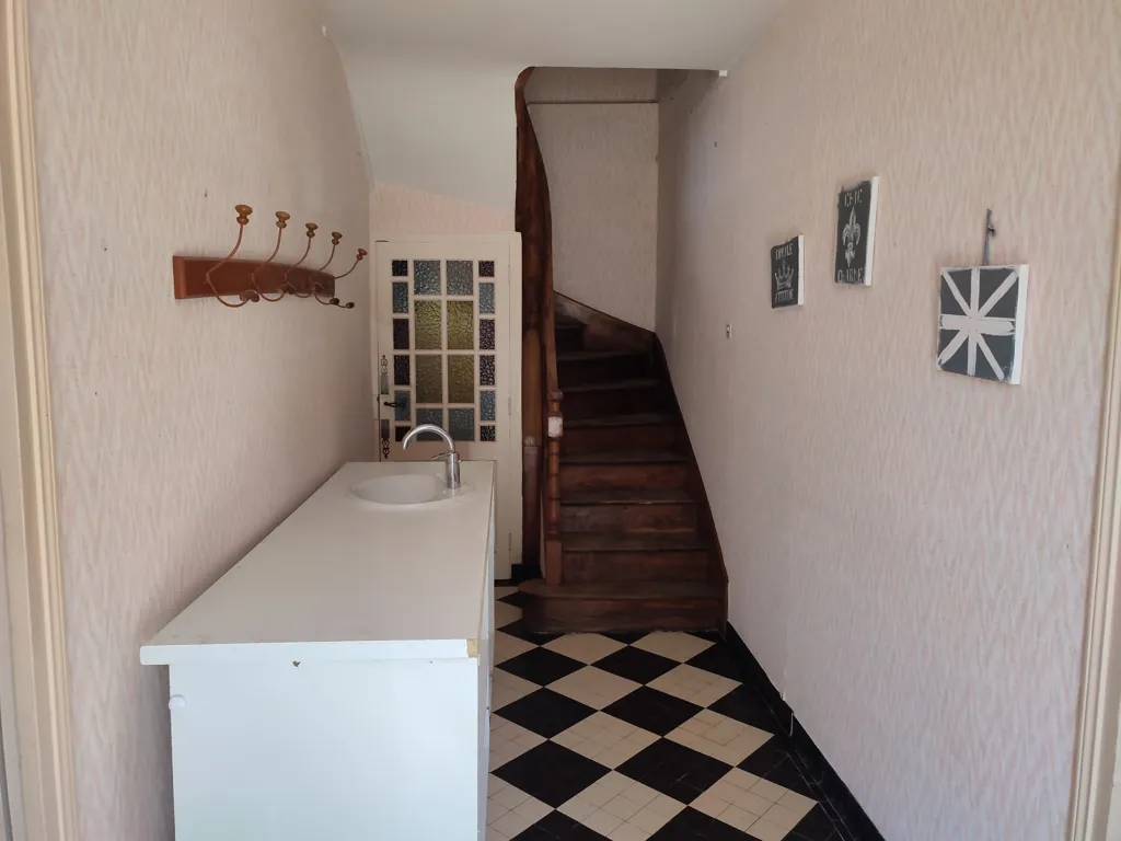 Esik - Stone House with Attic in Evran