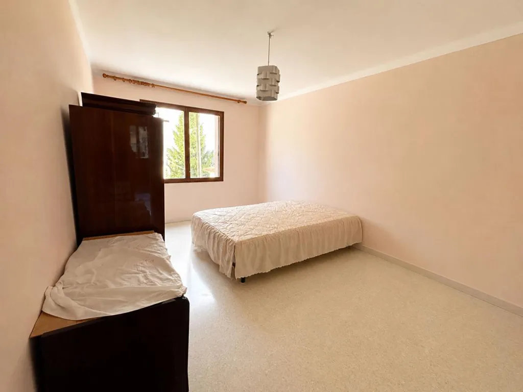 Magamistoad - 3-Bedroom Apartment with Balcony in Nice Saint-Roch