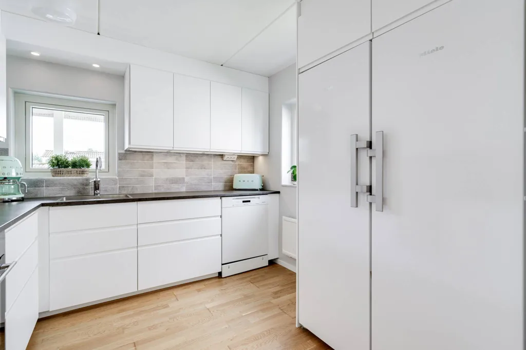 Cuisine - Apartment with South-Facing Balcony in Örebro