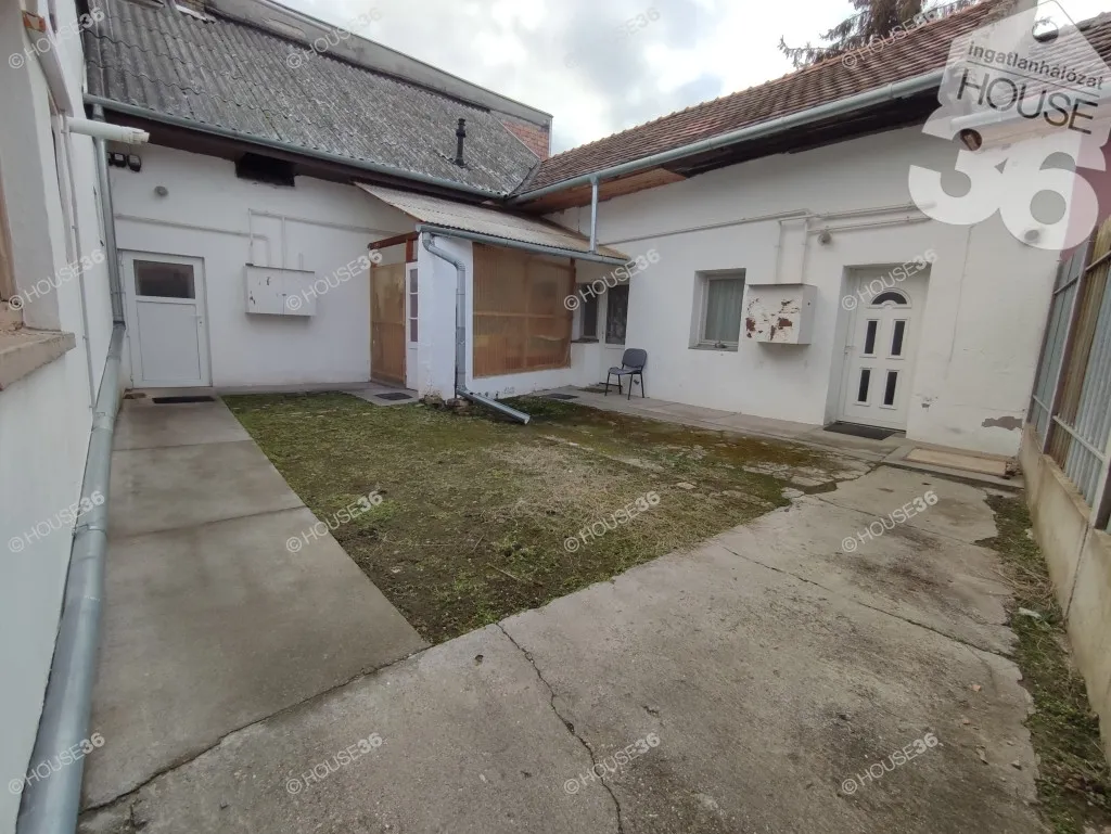Giardino - Family House with Separate Units in Kecskemét
