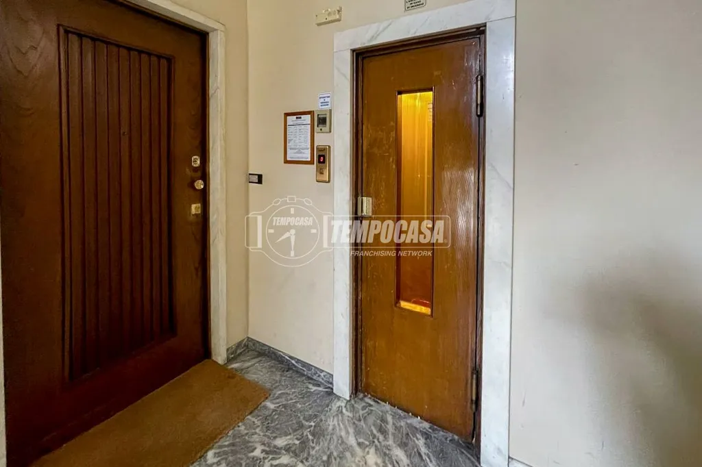 hallway_entrance
