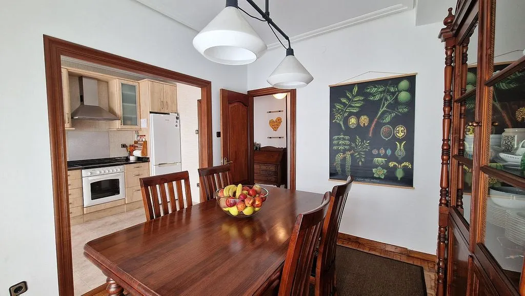 Salle à manger - Open-Plan Flat with Garage in Torrelavega