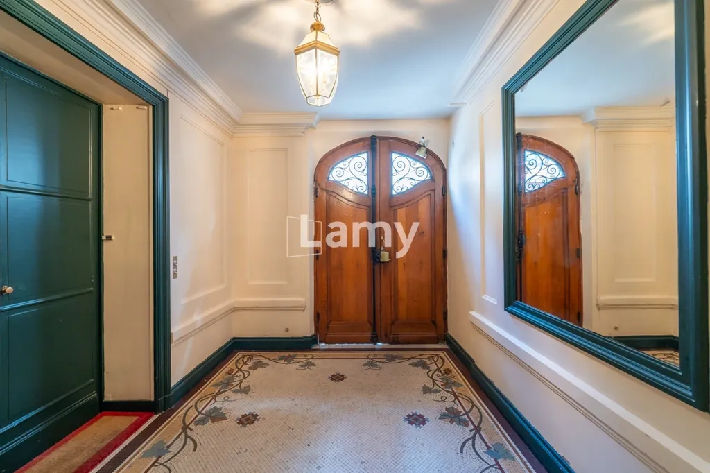 Ingresso - Studio with Mezzanine in Historic Building
