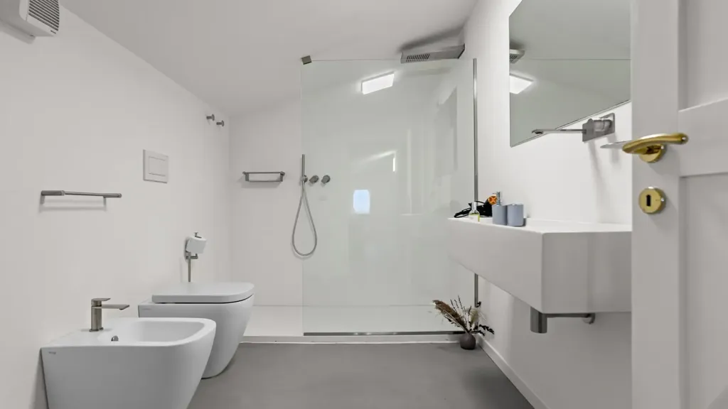 Salles de bain - Contemporary Villa with Pool in Imola