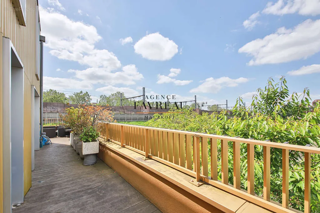 Balcon - Duplex 4 Pièces avec Terrasse à Malakoff