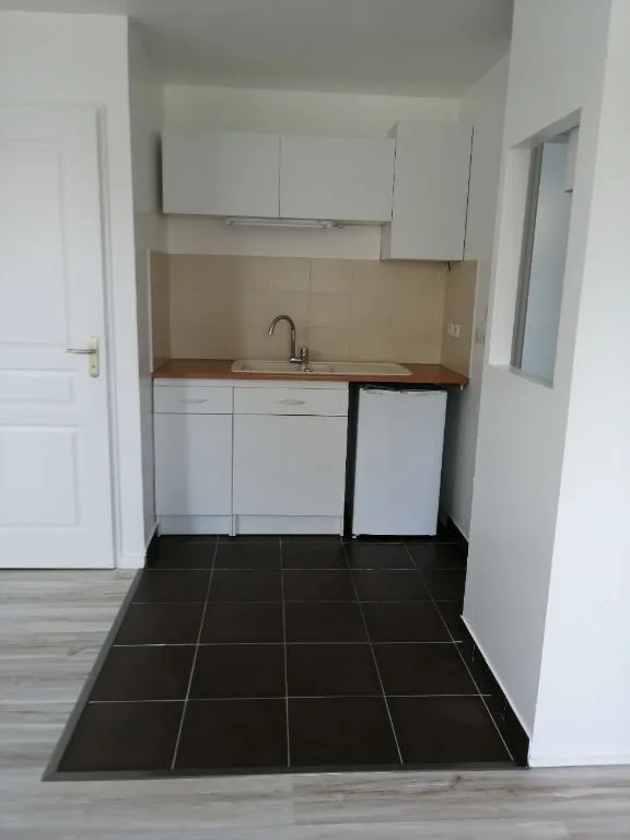 Kitchen - Studio with Parking in Meaux