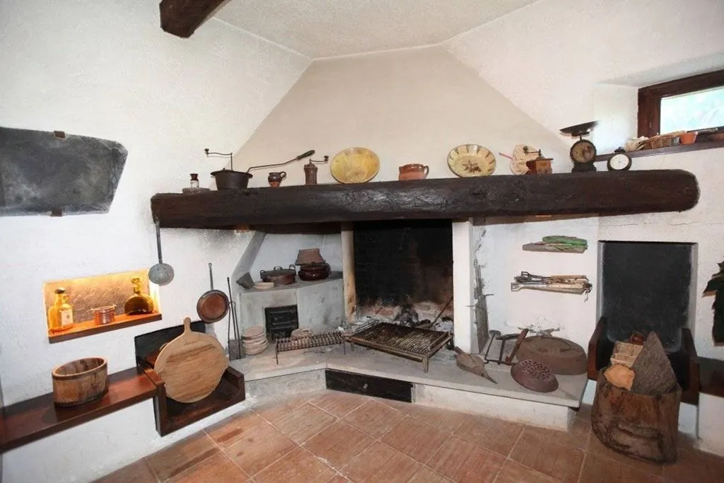 Cuisine - Luxury Villa with Panoramic Terrace in Chiavari