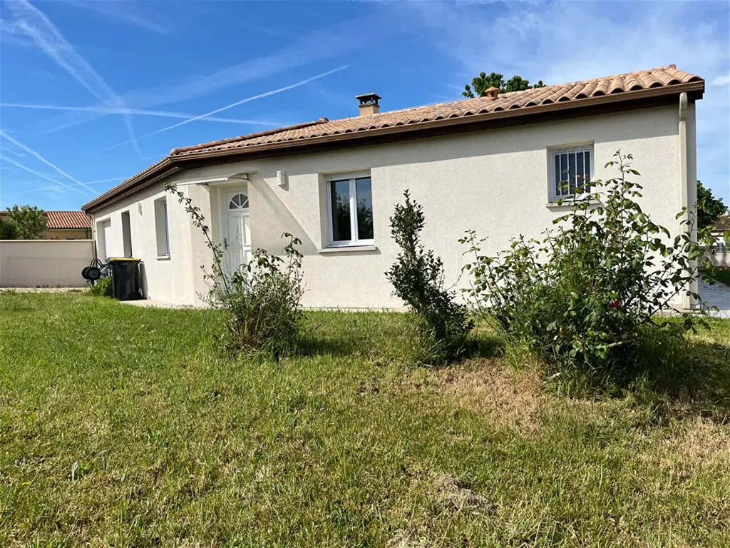 Esterno - Contemporary House with Garden in Vouillé