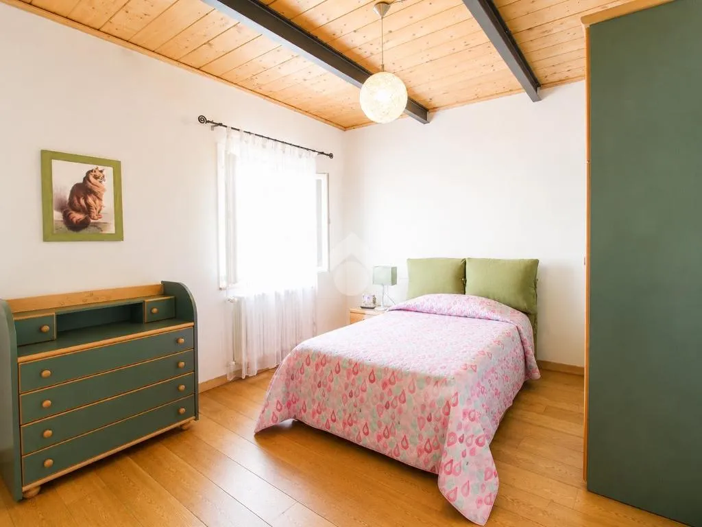 Magamistoad - Semi-detached House with Garden in Pontasserchio