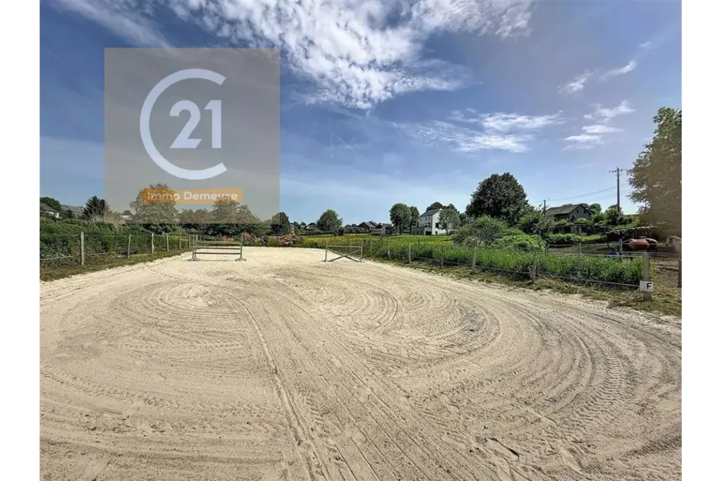 Aed - Equestrian Property with Extensive Land in Givry