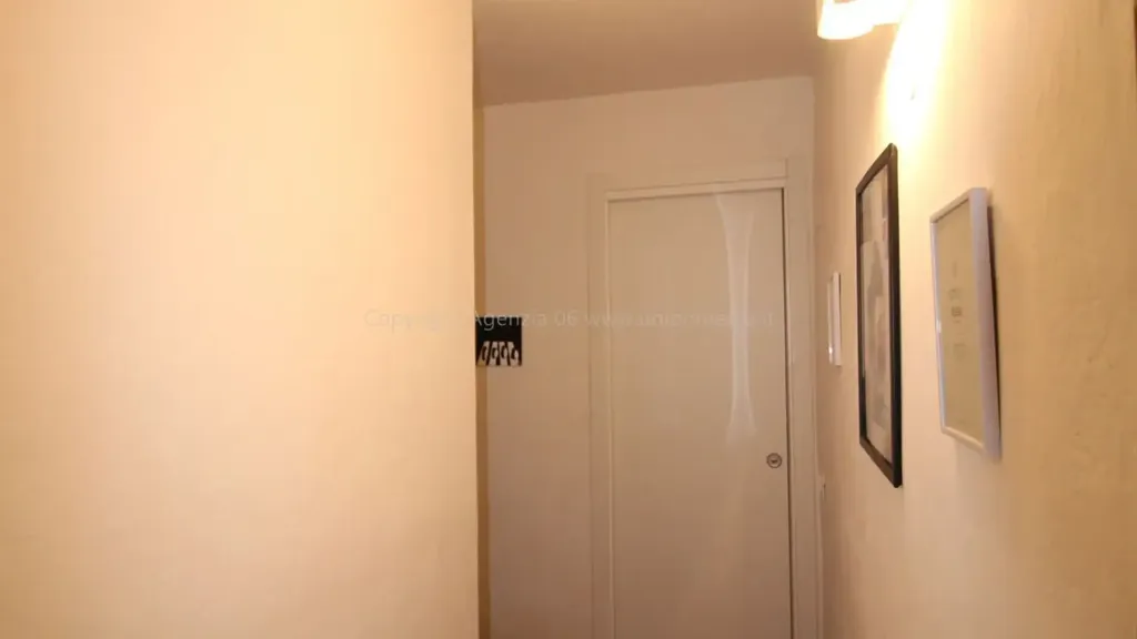 Entrée - Restored Apartment with Original Features in Sarzana