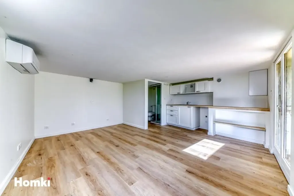 Séjour - Maison T6 avec Studio Indépendant à Sainte-Consorce