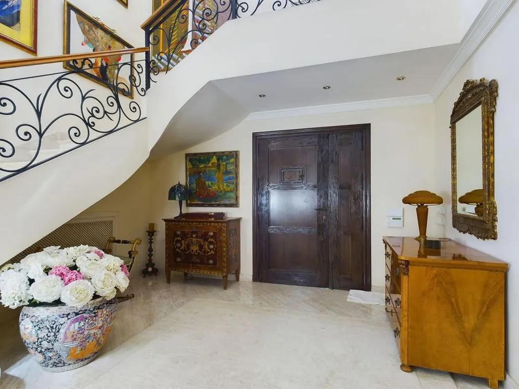 Pièces - Luxury Villa with Pool in Nueva Andalucia