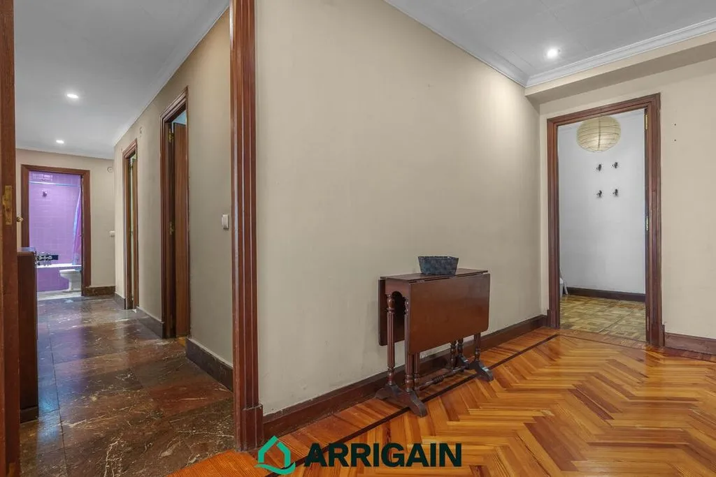 Esik - 5-Bedroom Flat with River Views in San Sebastián