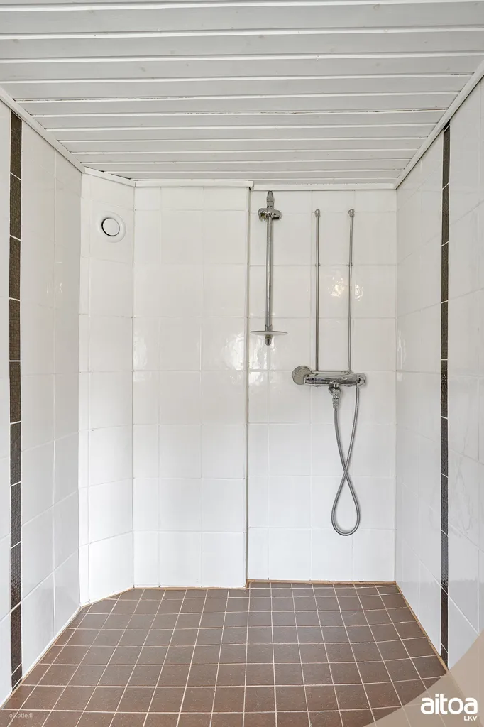 Salles de bain - Renovated House with Sauna in Helsinki