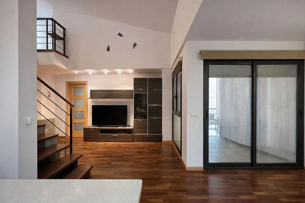 Elutuba - Duplex with Terrace in Santpedor Centre