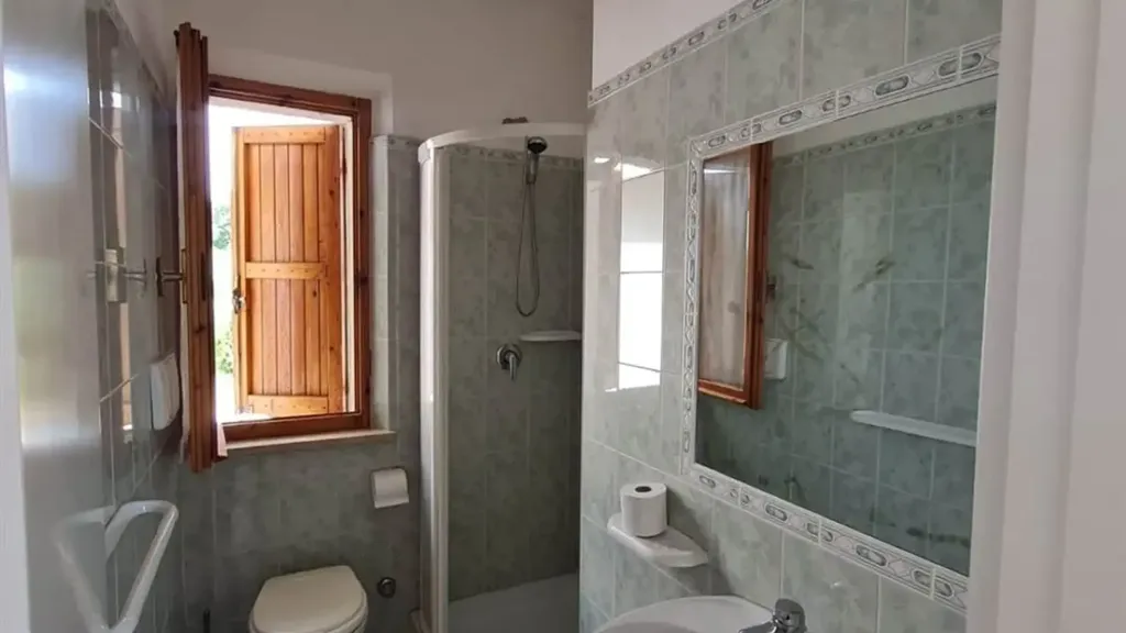 Bathrooms - Three-Bedroom Apartment with Balcony in Numana
