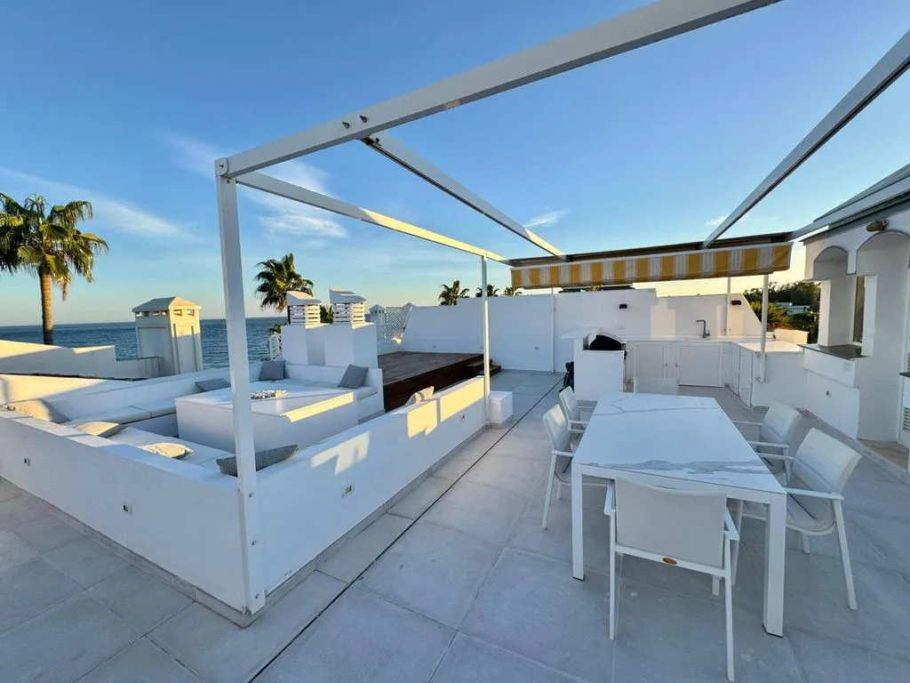 Terrasse - Frontline Duplex Penthouse with Sea View in Estepona