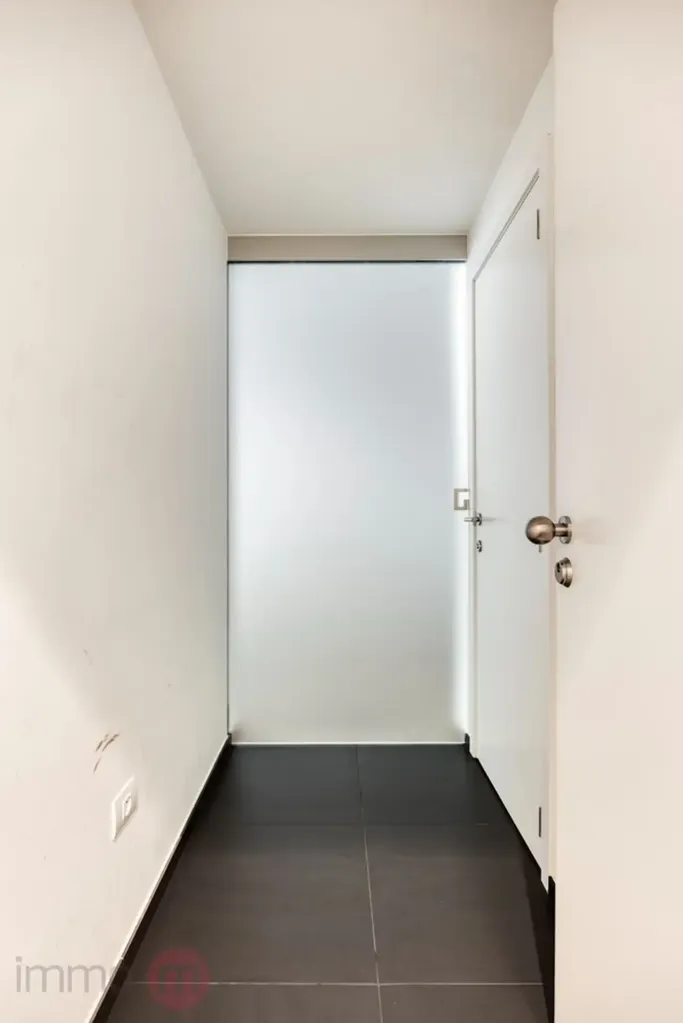 hallway_entrance