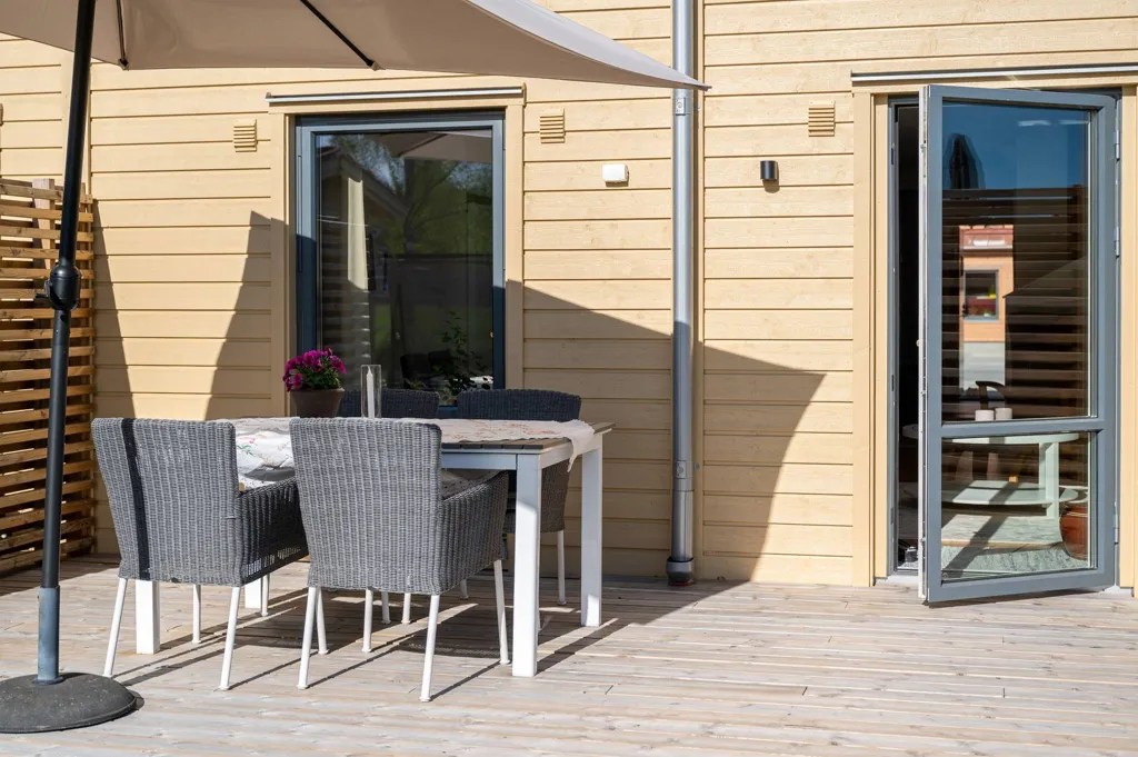 Terrass - Apartment with Garden View in Stallarholmen