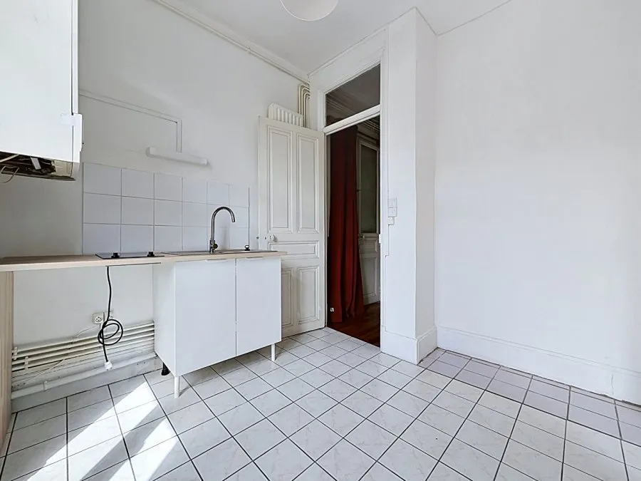 Cuisine - Appartement 1 Pièce avec Cave à Nancy