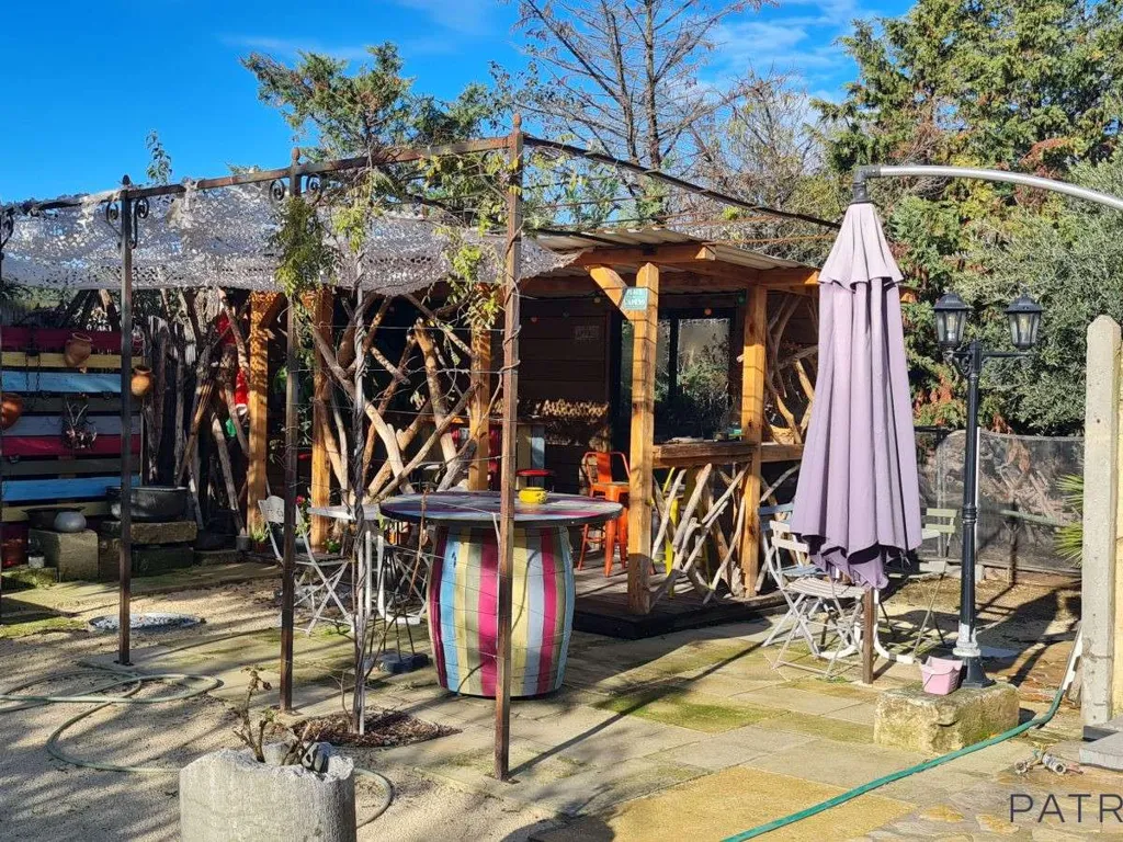 Terrass - Renovated Mas with Pool in Beaucaire