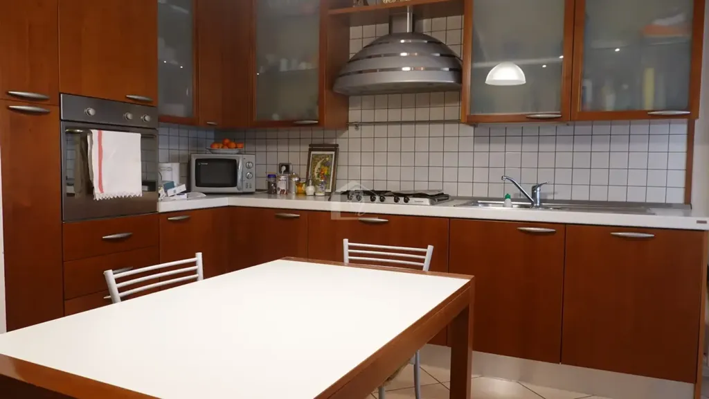 Cuisine - Semi-Detached Apartment with Garden in Suzzara