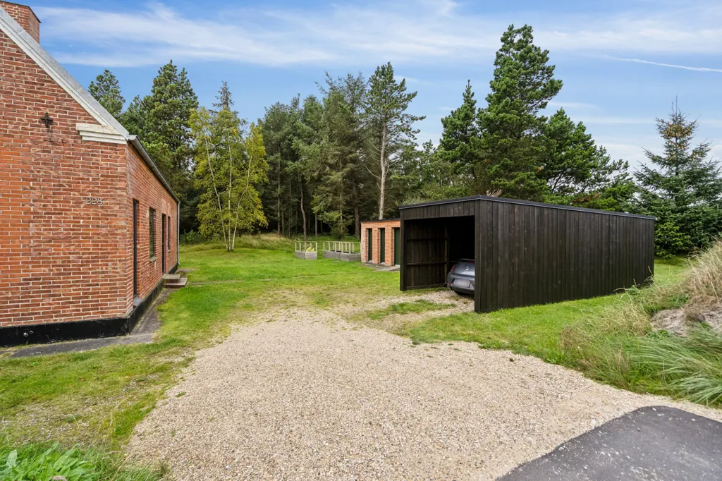 Extérieur - Renovated Red Brick Villa with Water View