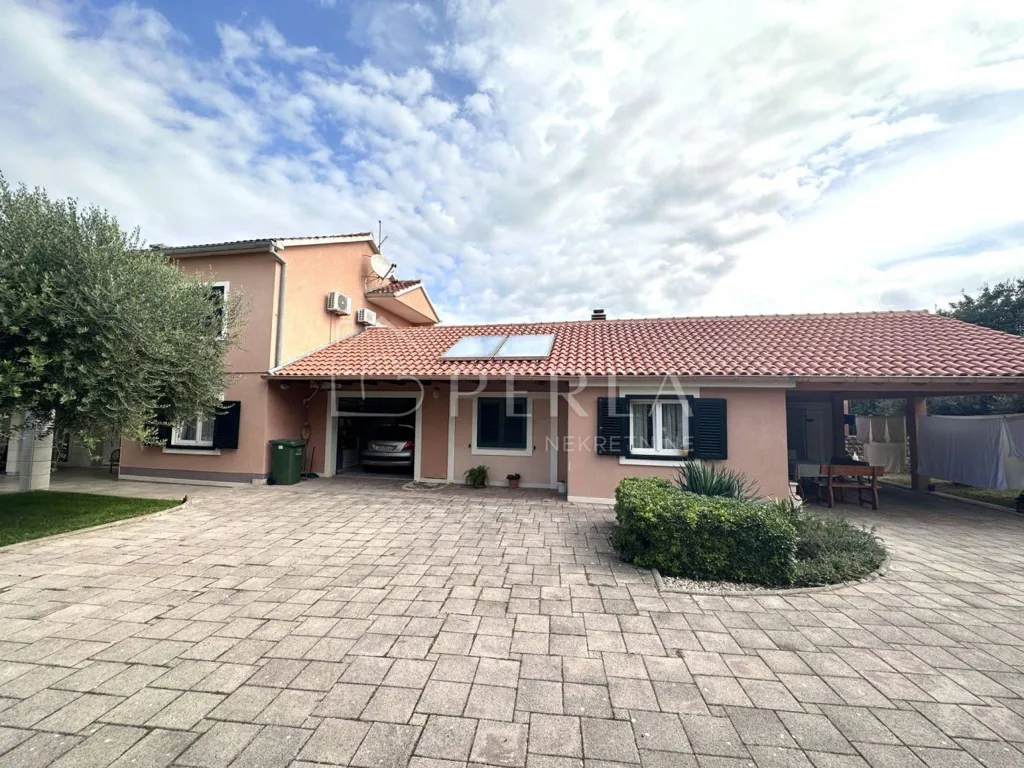 Esterno - Charming Townhouse with Garden in Nin