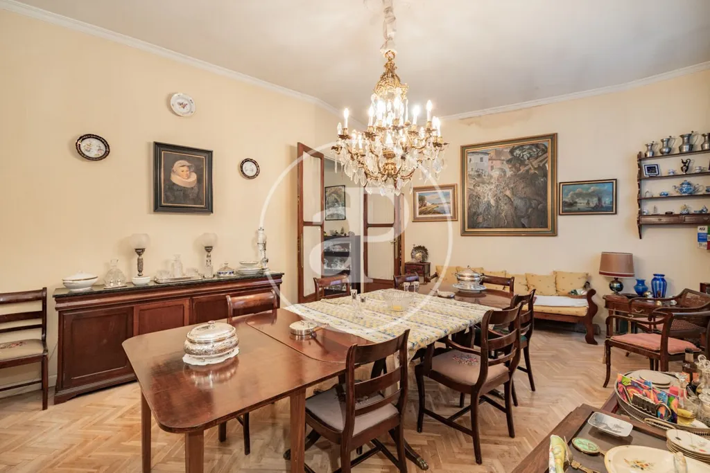 Salle à manger - Luxury Apartment with High Ceilings in Madrid