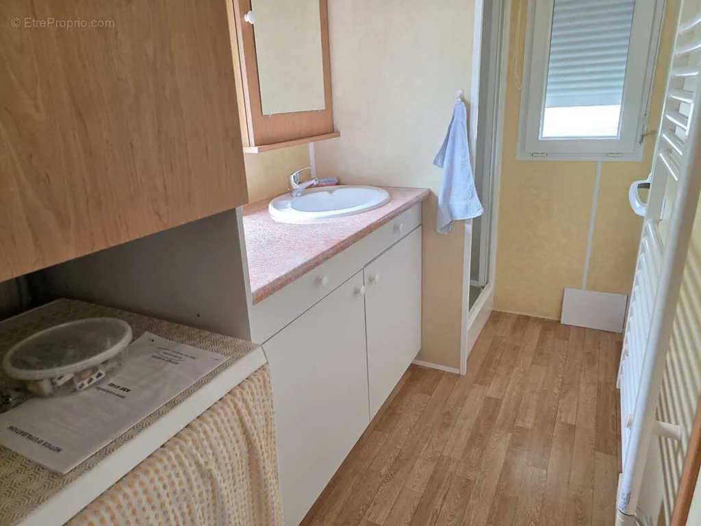 Vannitoad - Leisure Plot with Mobil Home near St Pierre
