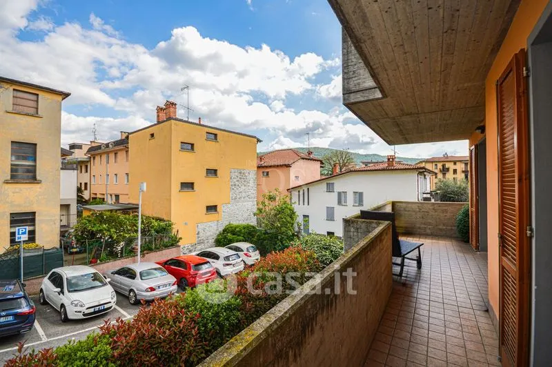 Balcon - Trilocale with Terrace in Sarnico