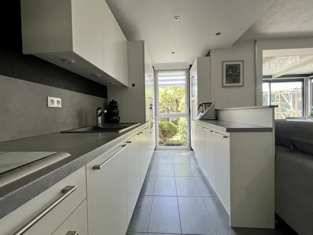 Kitchen - 2-Bedroom Apartment with Terrace in Geispolsheim