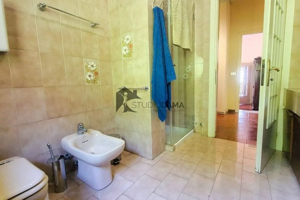 Bagni - Villa with Extensive Land in Collebeato