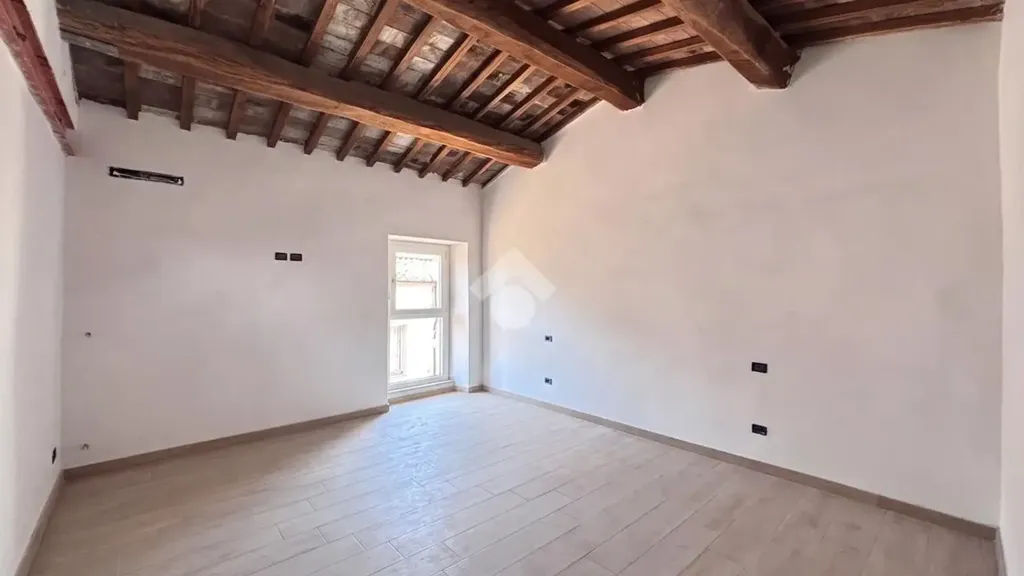 Pièces - Contemporary Trilocale in Viterbo's Historic Centre