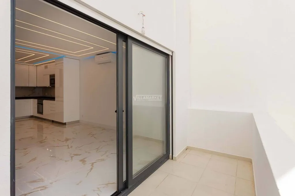 Esik - Refurbished Sea View Flat in Quarteira