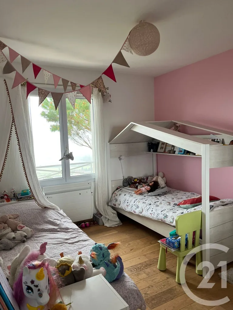 Chambres - Maison avec Piscine et Vue Imprenable à Pommiers