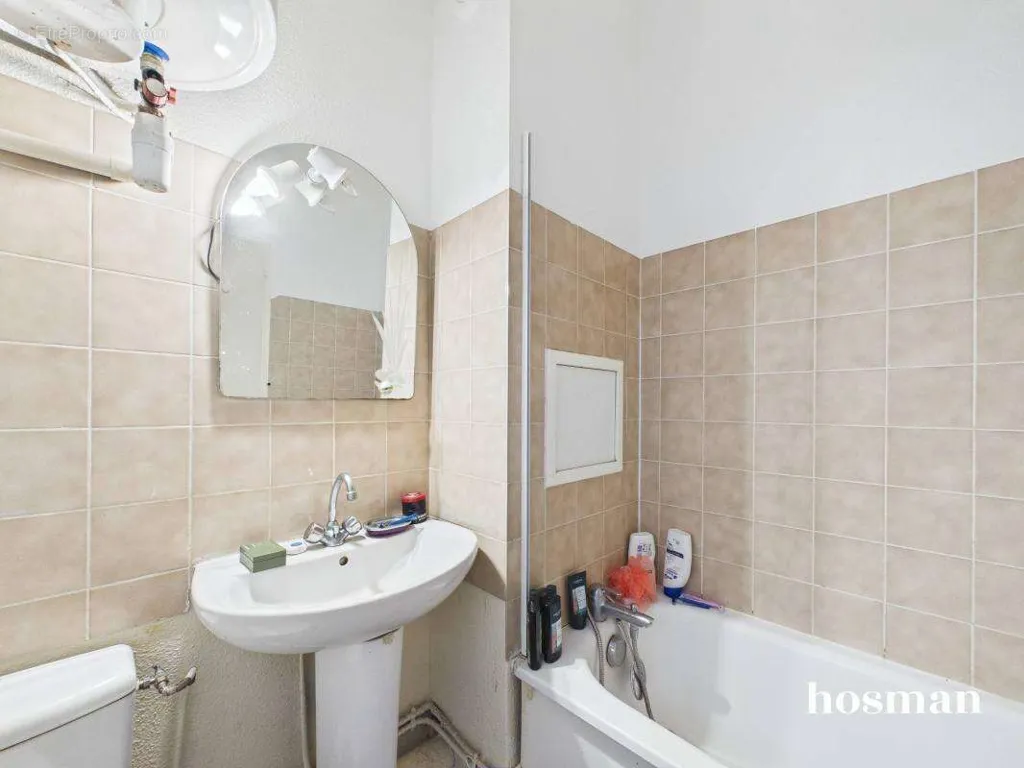 Bathrooms - 1-room apartment in Bordeaux