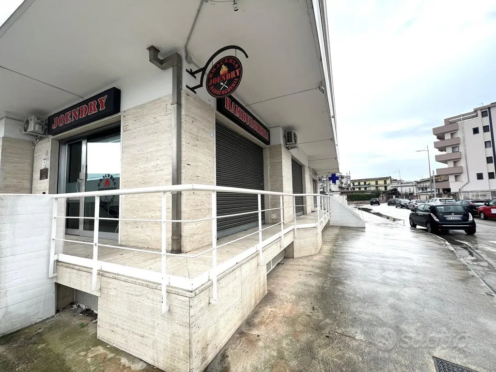 Extérieur - Commercial Space with Street Frontage in Maddaloni
