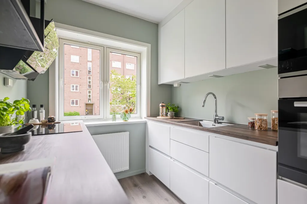Cuisine - Spacious 2-Bedroom Flat with Garden in Tøyen