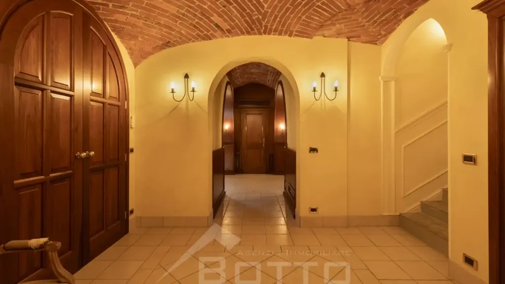 Entrée - Historic Villa with Central Location in Grignasco