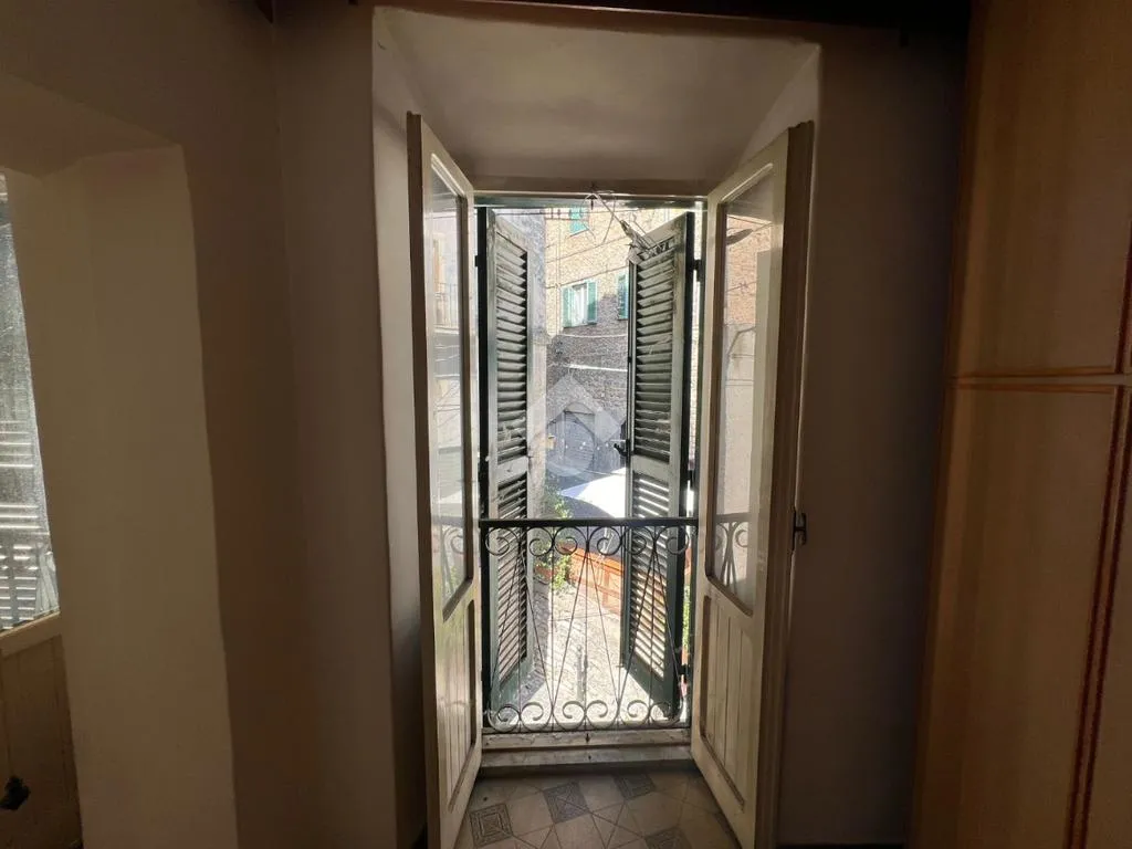 Esik - Bright Apartment with Terrace in Subiaco