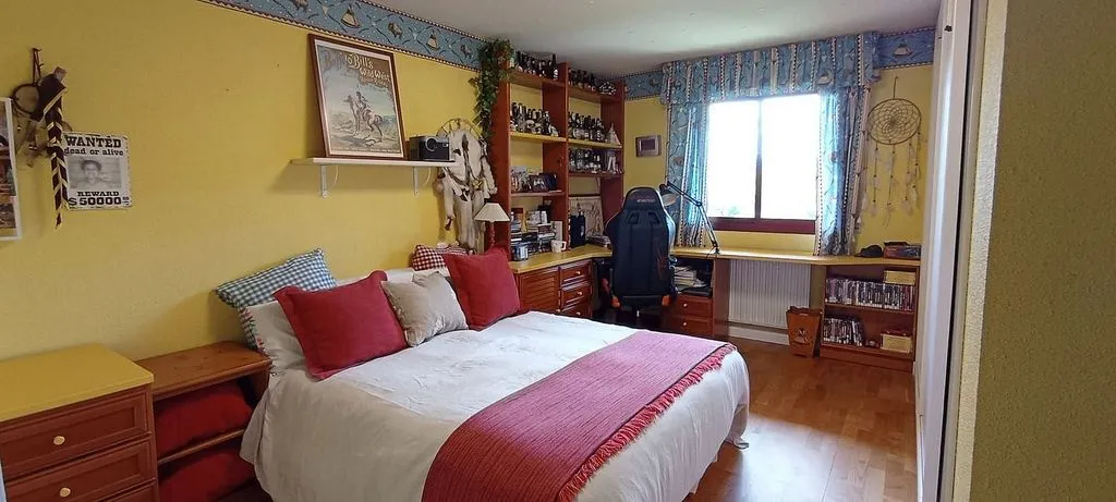 Chalet with Pool and Terrace in Simancas