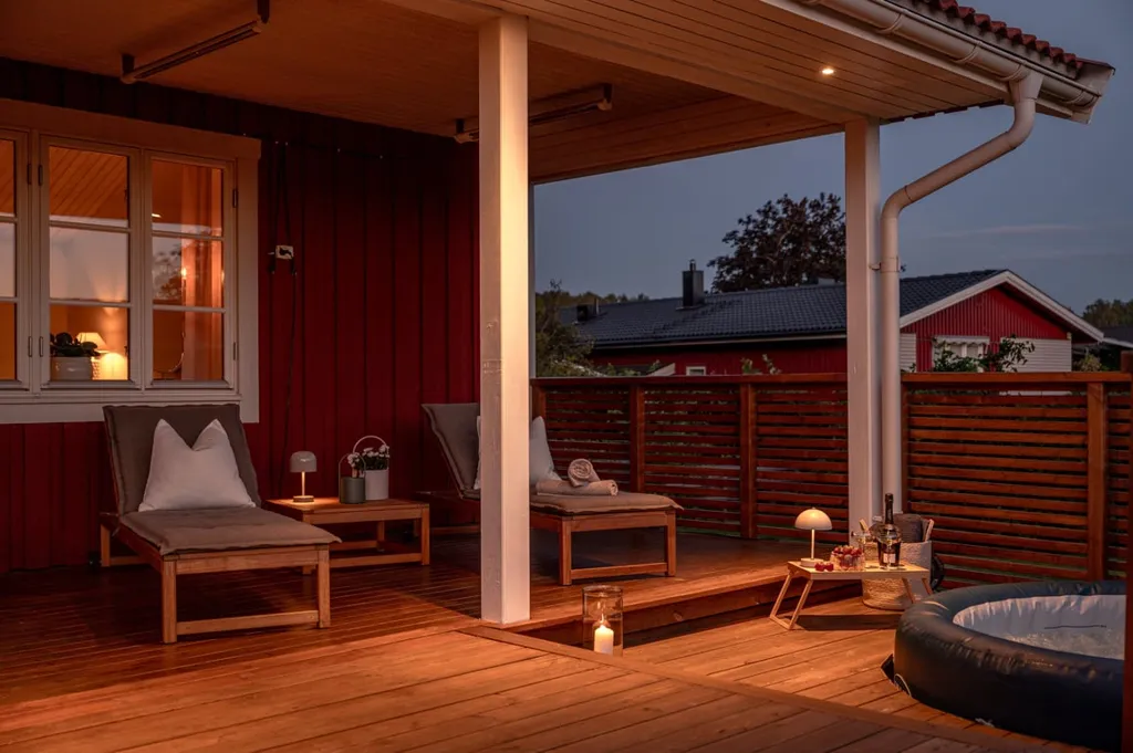 Terrazza - 1920s Timber Villa with Garden in Kristinehamn