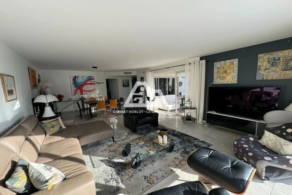 Séjour - Villa Contemporaine avec Piscine près de la Mer