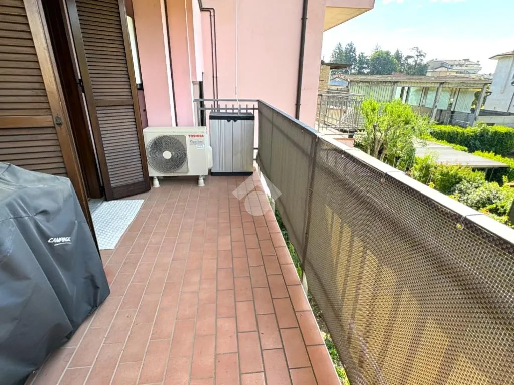 Rõdu - Modern Flat with Terrace in Senago