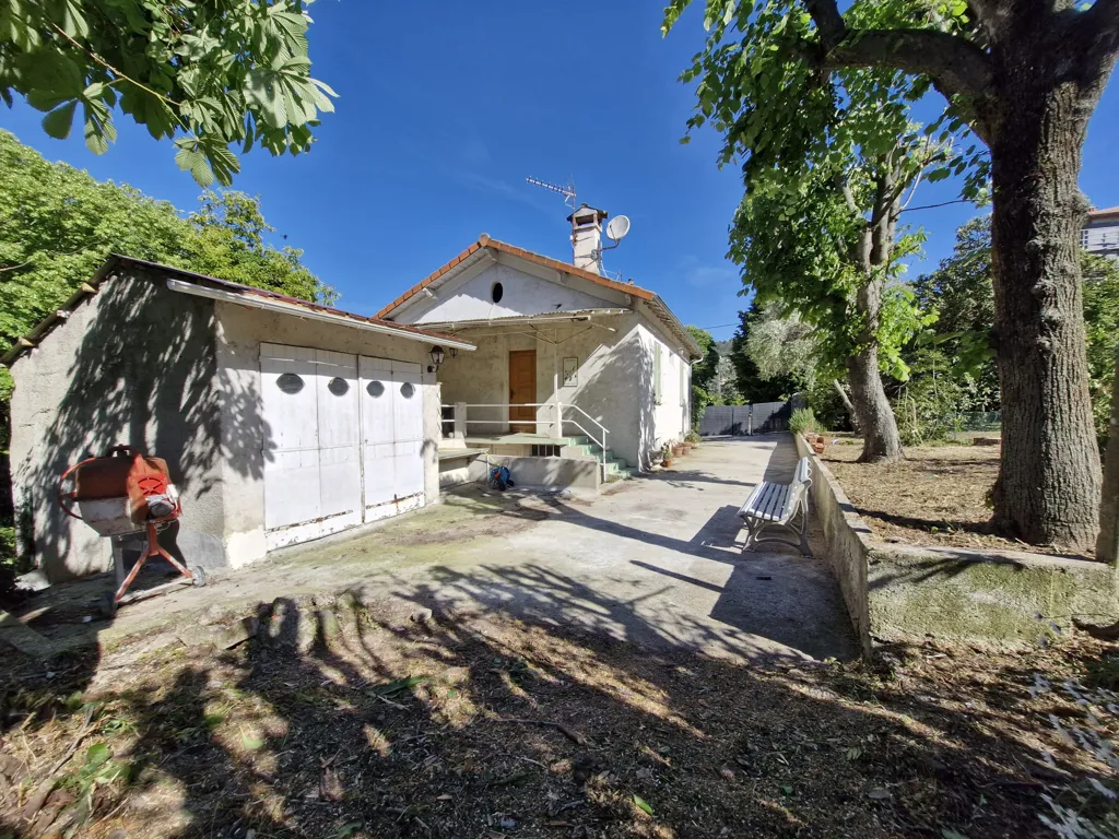 Välivaade - Duplex House with Two Apartments in Tourrette-Levens