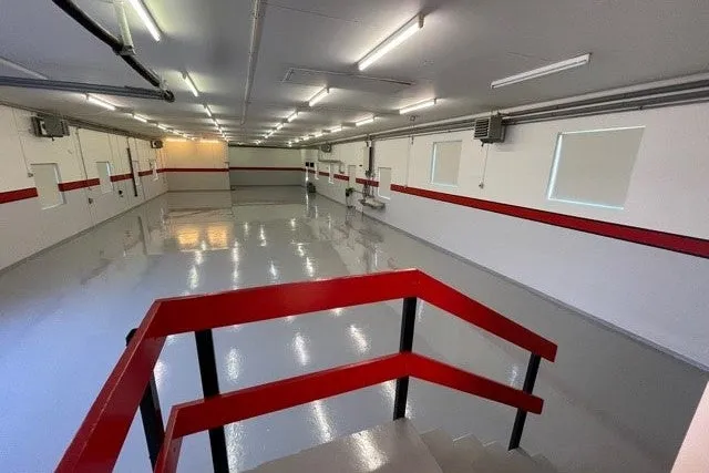 Garage - Office/Showroom with Workshop in Central Location