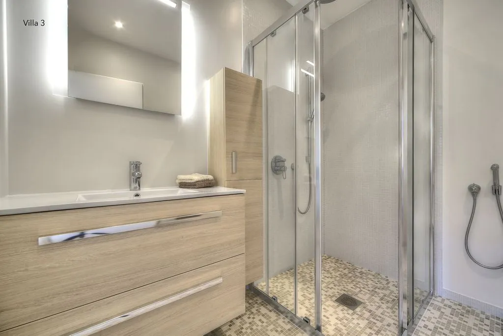 Bagni - Luxury Villa with Panoramic Views in Vétraz-Monthoux